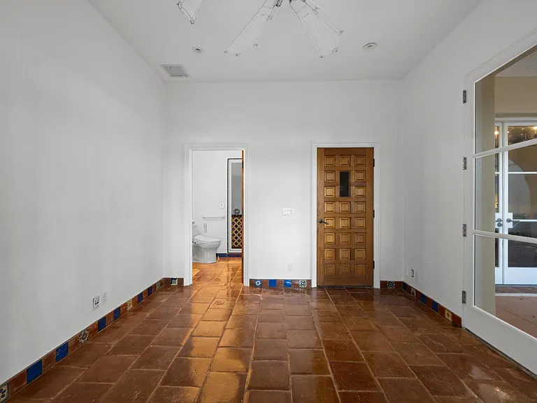 240 N Ocean Blvd — Photo 18
