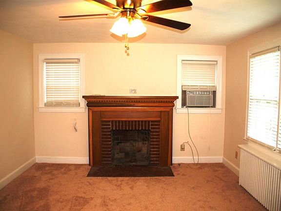 4th image of 2428 Floraland Dr NW