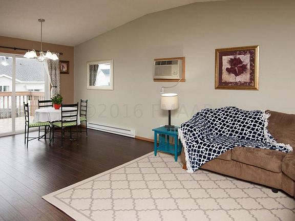 5th image of 1888 Huntington Ln