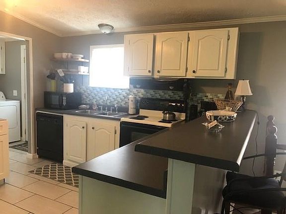 5th image of 213 Larkwood Ln