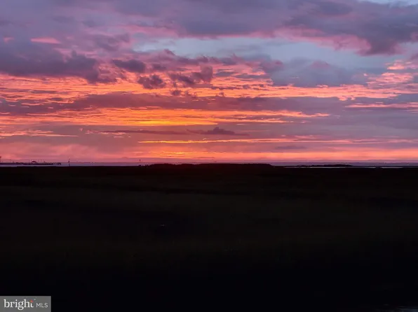 6 Juniper Dr, Little Egg Harbor, NJ 08087