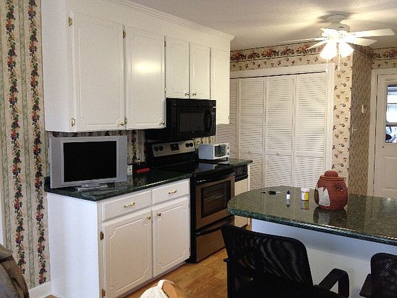 4th image of 102 Windsor Oaks Ct
