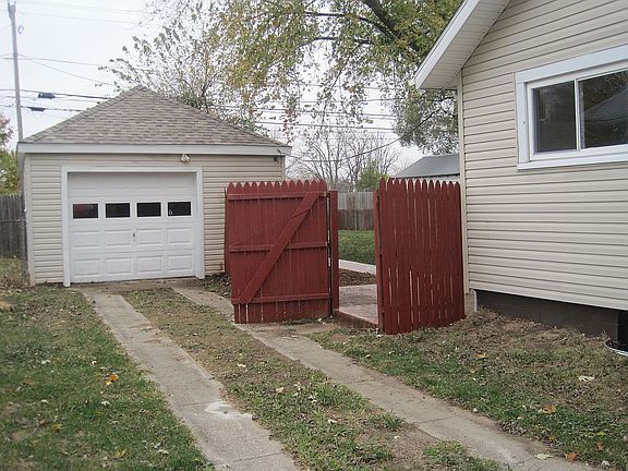 2nd image of 1801 Cherrywood Ave