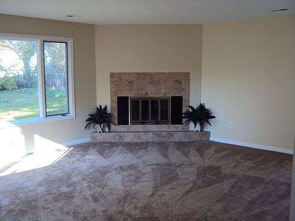 5th image of 36 Beverly Dr