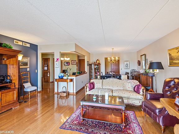 2nd image of 6430 W Berteau Ave APT 406
