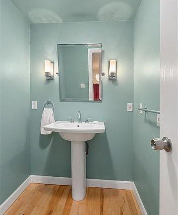 4th image of 11105 NE 68th St #C