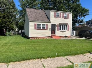280 Bunns Ln, Woodbridge, NJ 07095