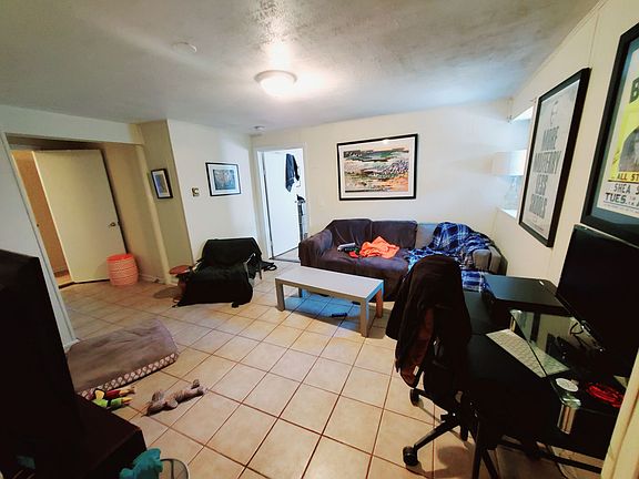 4th image of 9 Algonquin Ave #L