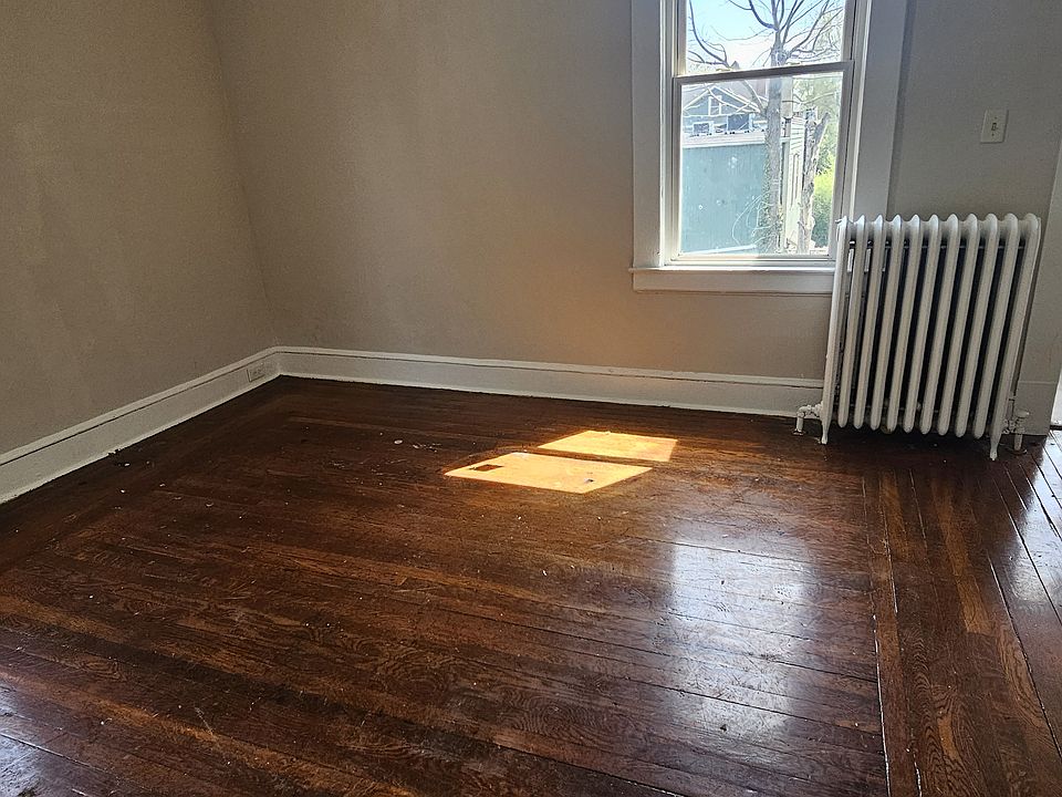 2nd image of 279 Norton St Unit 2