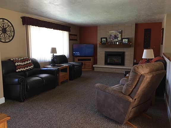 3rd image of 360 Ashland Dr