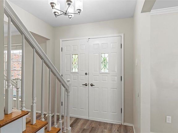 3rd image of 14700 Airelle Ct