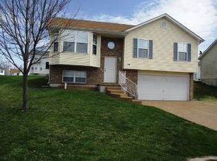 54 Harbor Pointe Ct, Crystal City, MO 63019