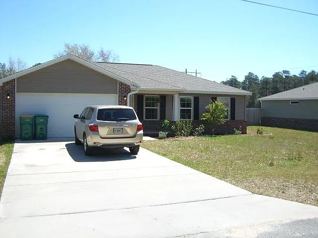 1405 Pine St — Photo 1