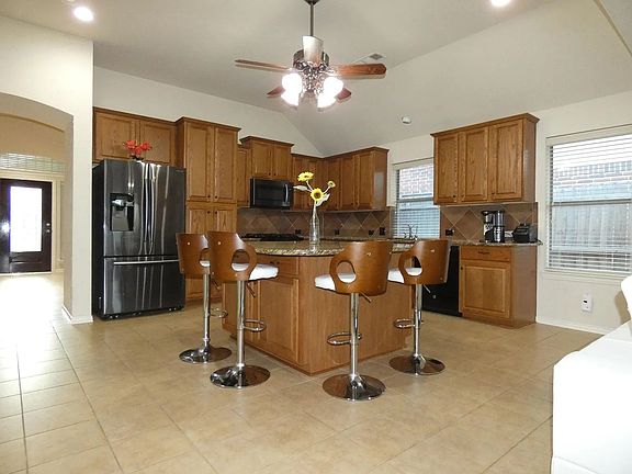 4th image of 9216 Niles Ct