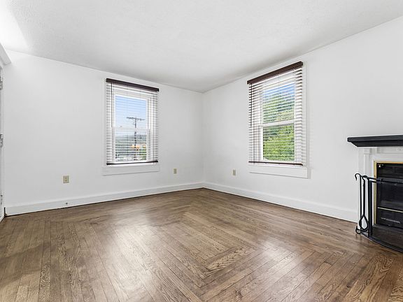 4th image of 9 Hunters Rd #1