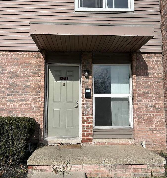 1st image of 438 Villa Dr