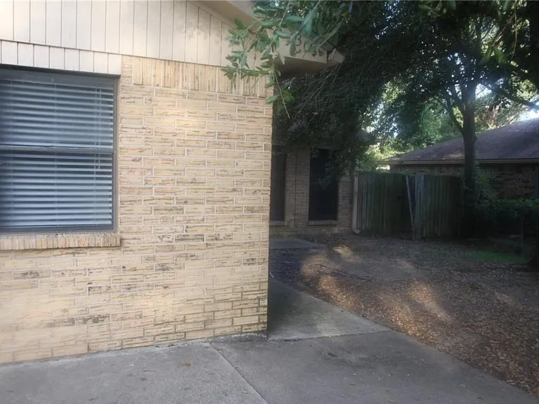 3304 Coastal Dr — Photo 2