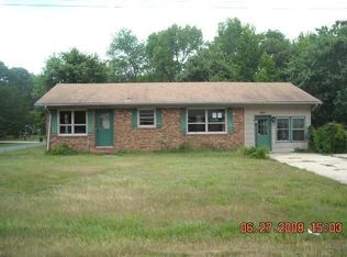 403 Crestview Dr, Thomasville, NC 27360