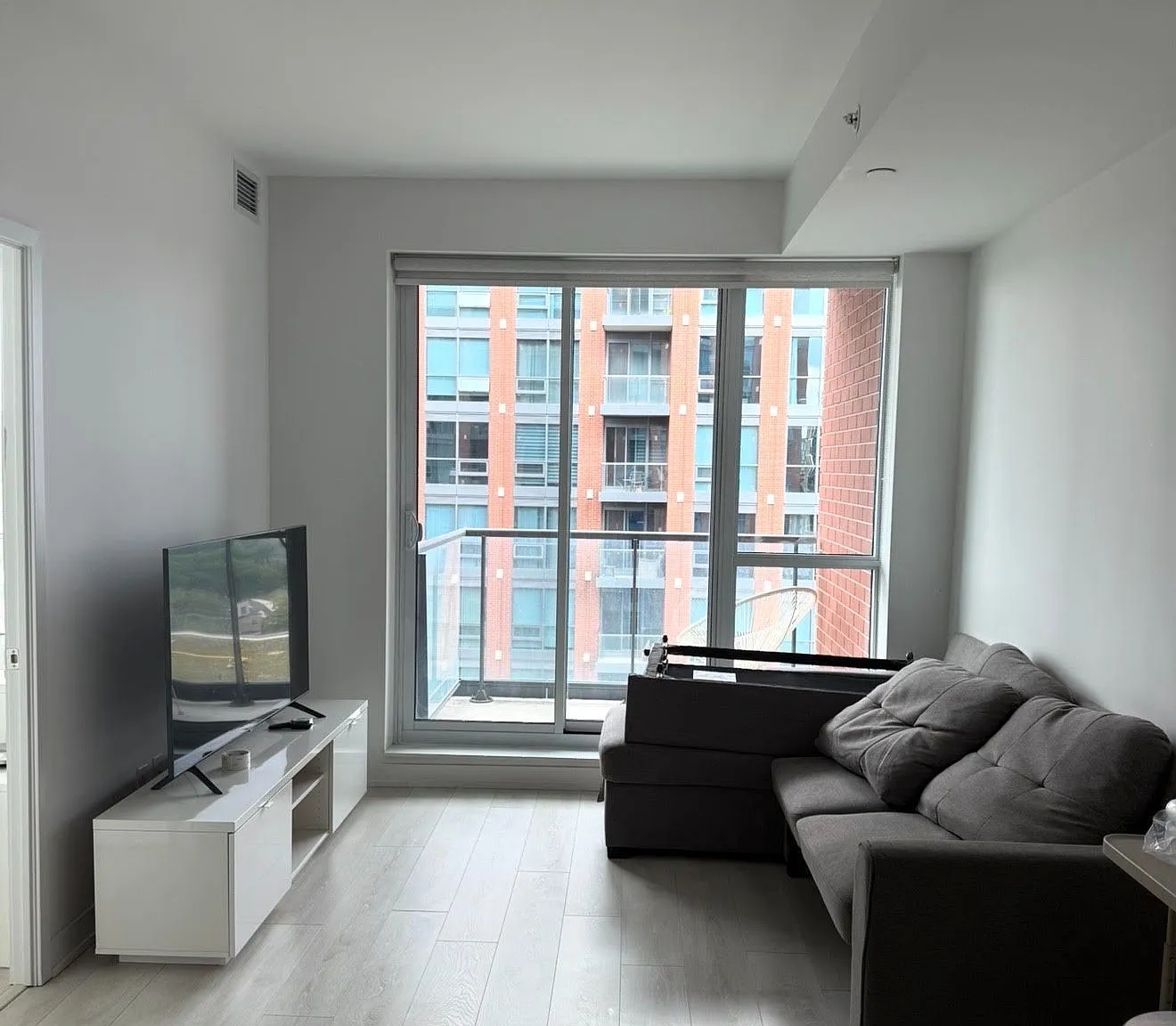 1 bed, $2,300 — Photo 4