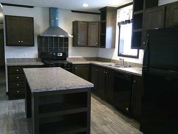 5th image of 1612 Lansing Ave