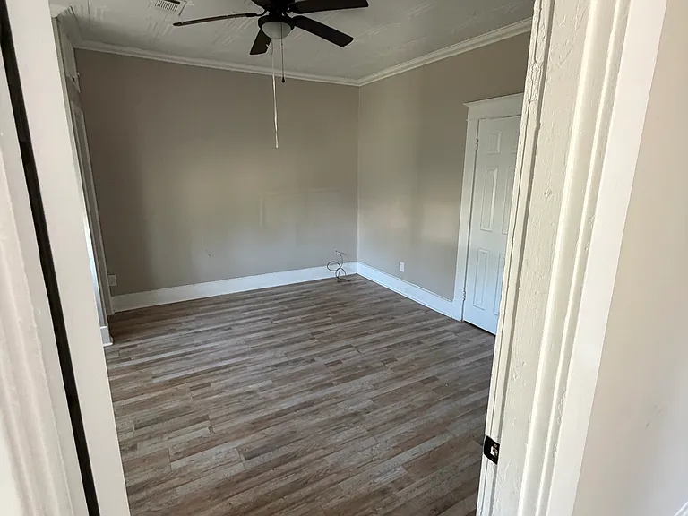 1485 Jackson Ave — Photo 11
