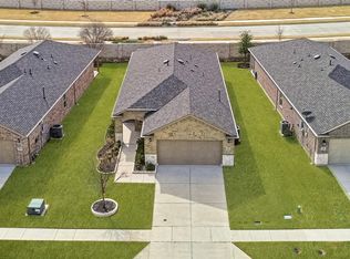 200 Sleepy Willow Ln, McKinney, TX 75071