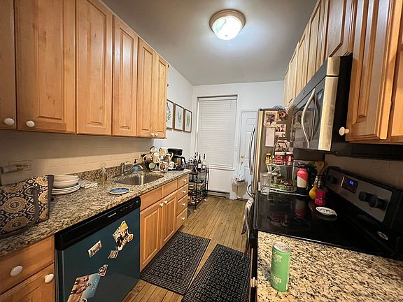 2nd image of 506 W Deming Pl APT 1E