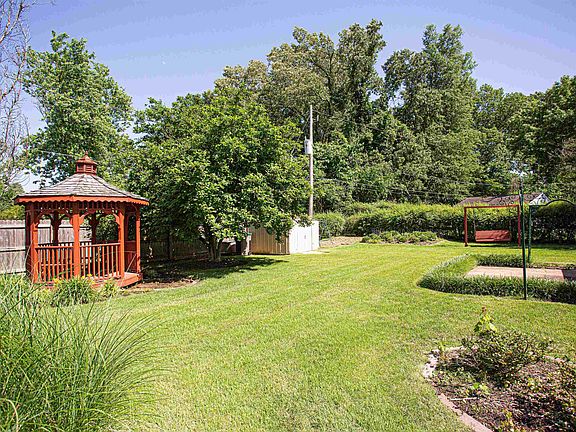 4th image of 2766 Lakeside Dr