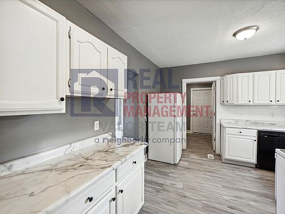 5th image of 2356 Triplett Blvd