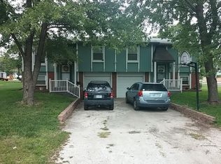 19741 Floyd St, Stilwell, KS 66085