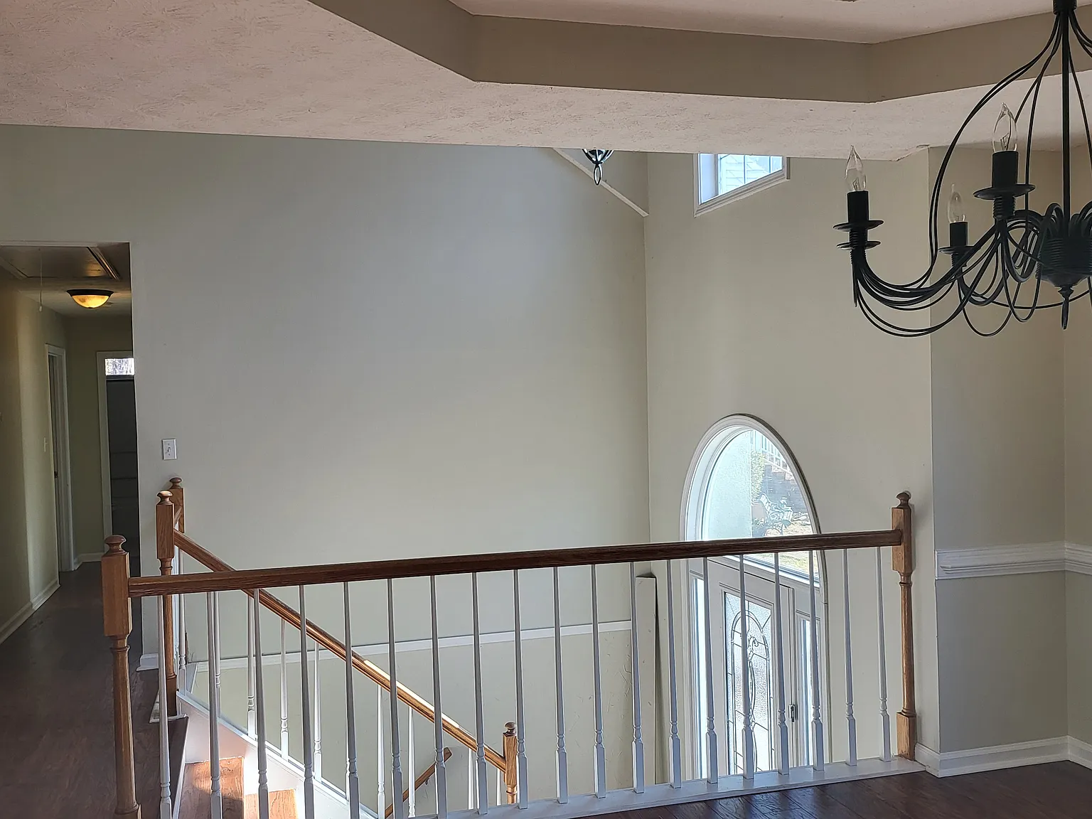 885 Long Branch Cir — Photo 2