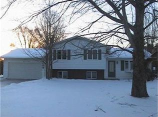 8765 Camelot Ave NW, Canal Fulton, OH 44614