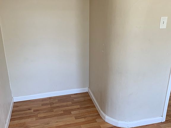 5th image of 1338 E 18th St