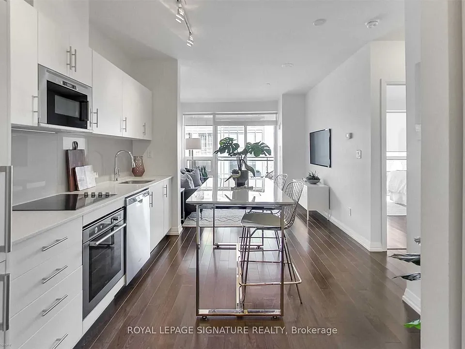 460 Adelaide St E #2210