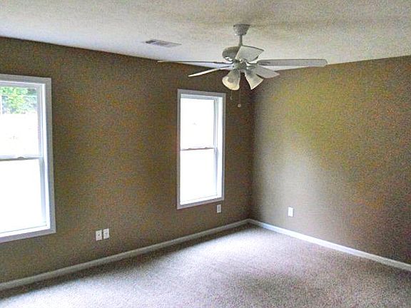 5th image of 32 Massey Dr
