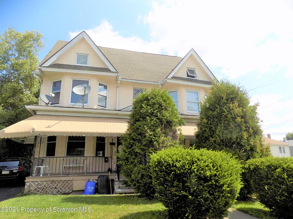 1st image of 1402-1404 Schlager St