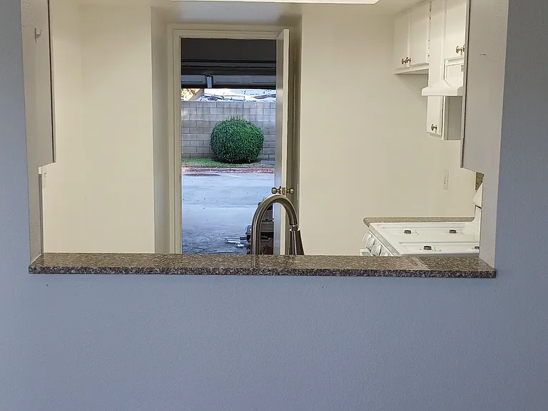 1003 W 9th St #20 — Photo 5