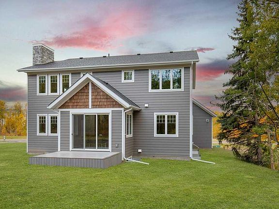 3rd image of 182 Slopeside Dr