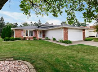 772 Courtney Dr, Crown Point, IN 46307