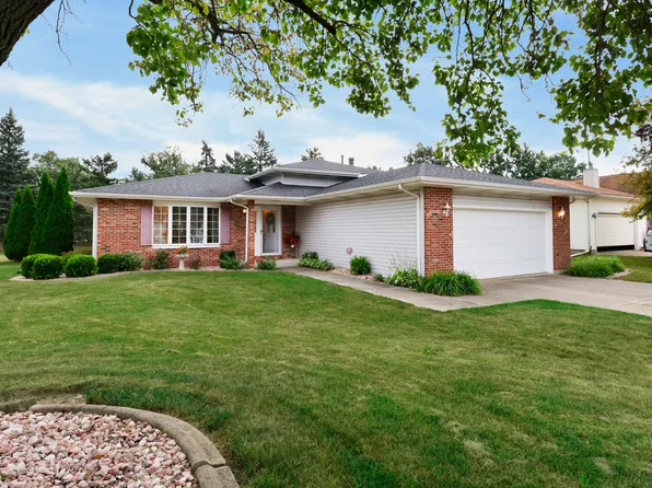 772 Courtney Dr, Crown Point, IN 46307