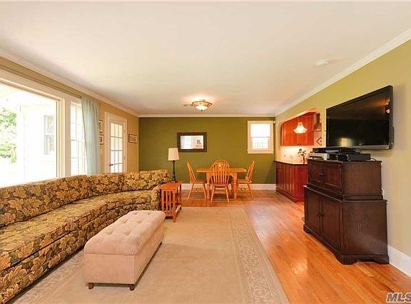 5th image of 12 Amherst Ct