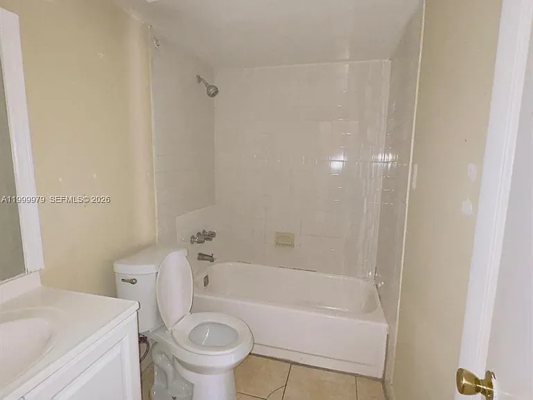 19841 SW 114th Ave #310 — Photo 6