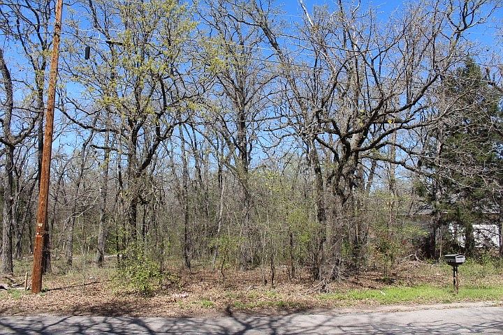 1st image of 6122 Chickasaw Dr