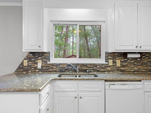 4th image of 3305 Marywood Dr