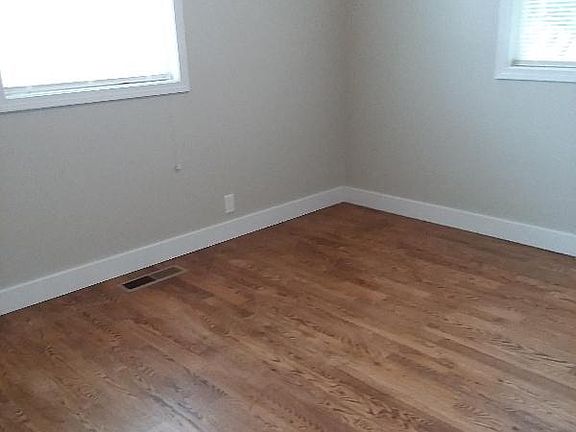 3rd image of 507 6th Ave E