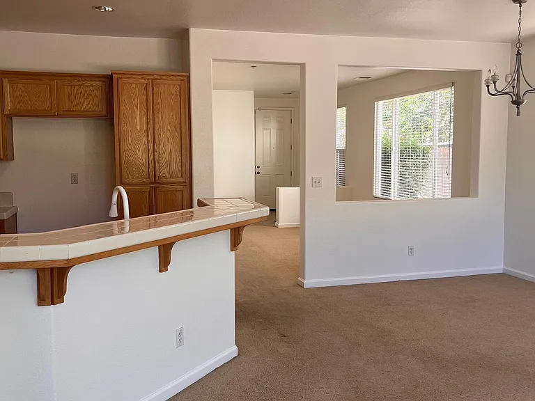 2357 Saint Augustine Dr — Photo 7
