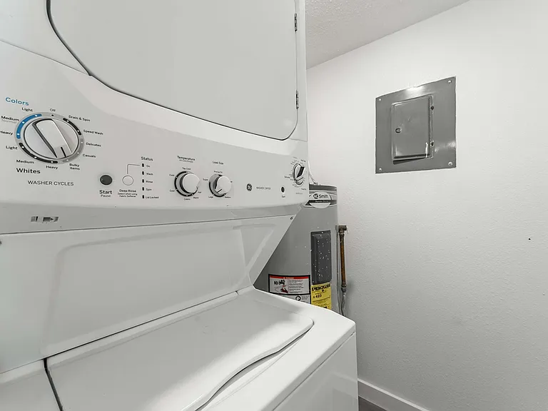 Black Oak Residences — Photo 14