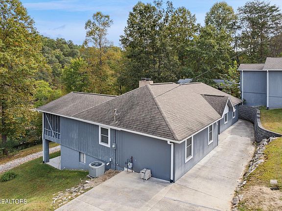 5th image of 484 Perry Smith Ln