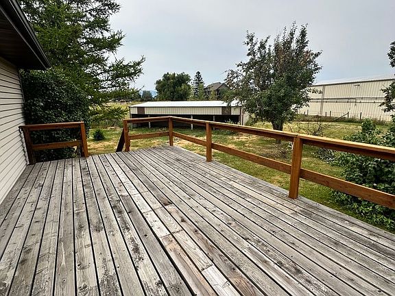 4th image of 231 Lake Dr