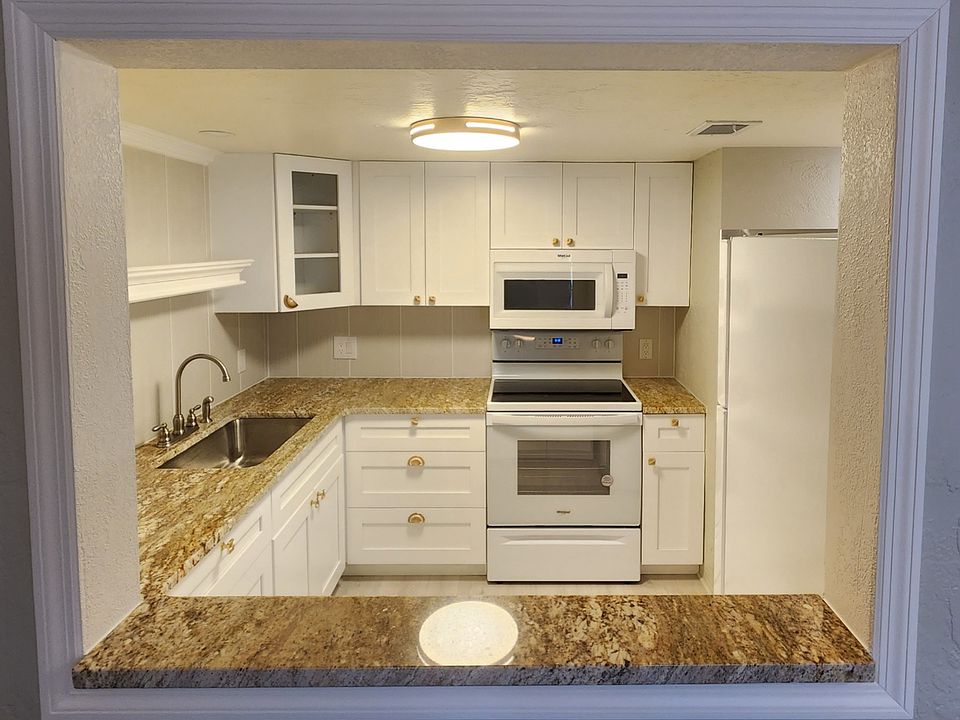Appliances 2 years new